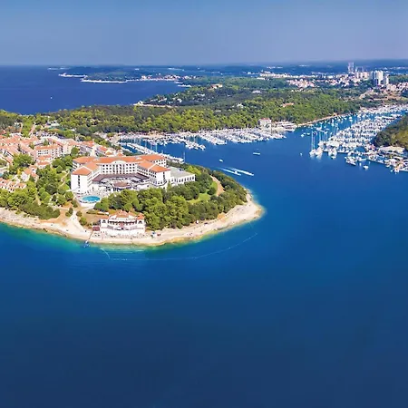 2 Bedroom Gorgeous In Apartamento Pula