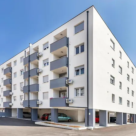 2 Bedroom Gorgeous In * Pula