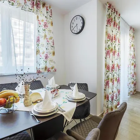 2 Bedroom Gorgeous In *