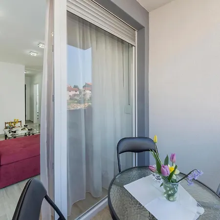 2 Bedroom Gorgeous In Apartamento Pula